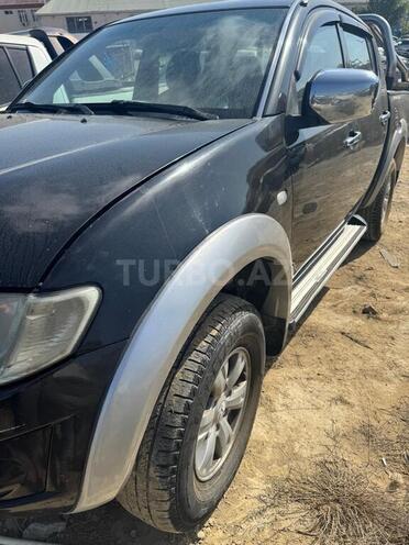 Mitsubishi L200 2011, 760,000 km - 2.5 l - Bakı