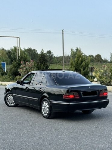 Mercedes E 270 2001, 285,000 km - 2.7 l - Yevlax