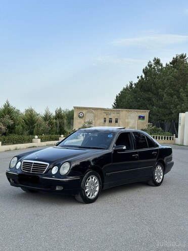 Mercedes E 270 2001, 285,000 km - 2.7 l - Yevlax