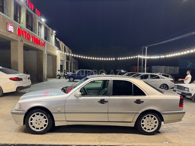 Mercedes C 180 2000, 260,000 km - 1.8 l - Ağcabədi