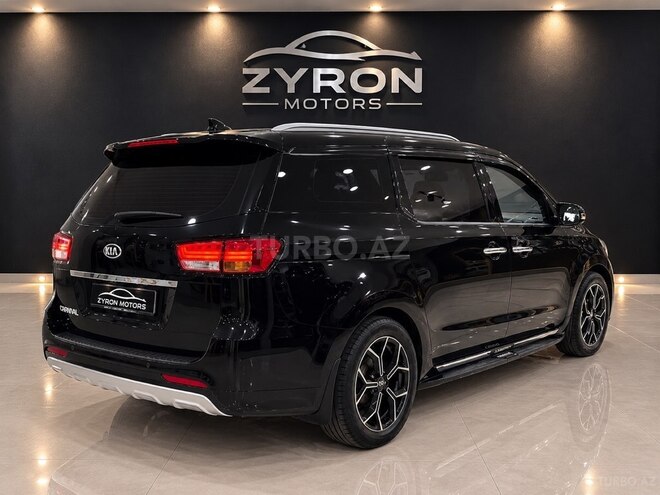 Kia Carnival 2015, 305,000 km - 2.2 л - Bakı