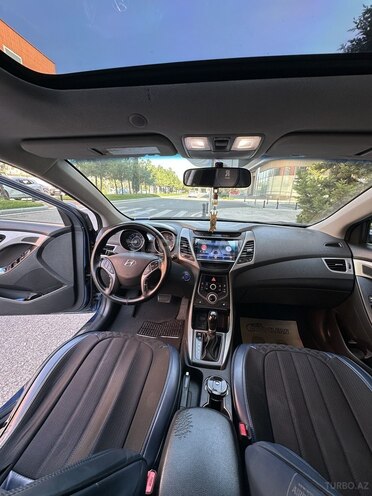 Hyundai Elantra 2015, 180,000 km - 1.8 л - Bakı