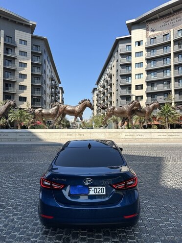 Hyundai Elantra 2015, 180,000 km - 1.8 л - Bakı