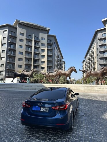 Hyundai Elantra 2015, 180,000 km - 1.8 л - Bakı