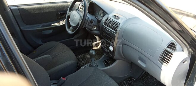 Hyundai Accent 2002, 325,600 km - 1.6 l - Xudat