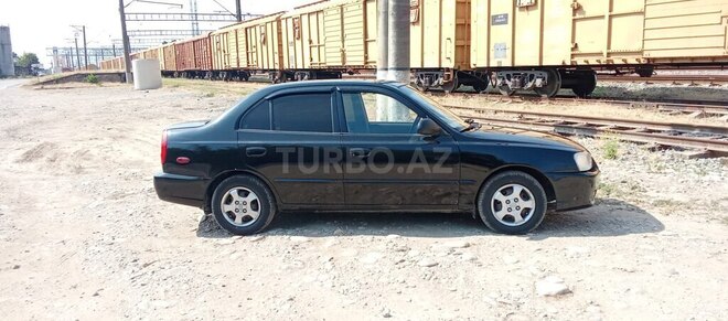 Hyundai Accent 2002, 325,600 km - 1.6 l - Xudat