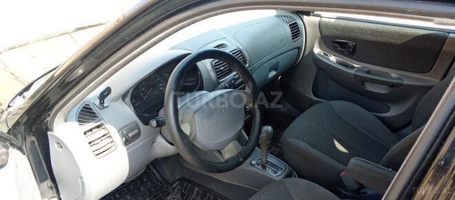 Hyundai Accent 2002, 325,600 km - 1.6 l - Xudat
