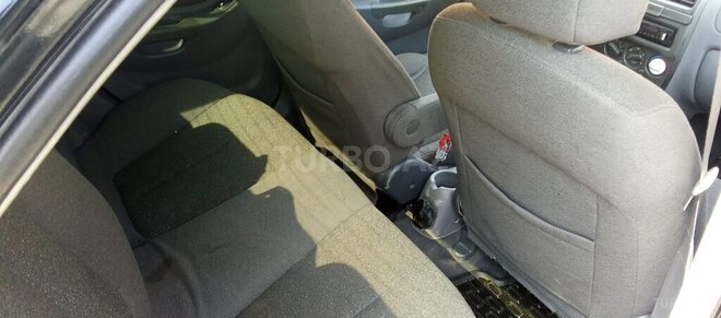 Hyundai Accent 2002, 325,600 km - 1.6 l - Xudat