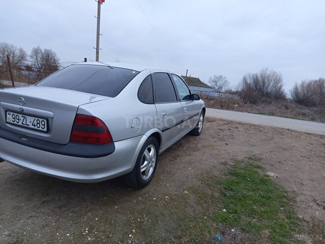 Opel Vectra 1996, 200,000 km - 2.0 l - Şirvan