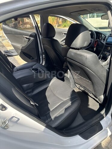 Hyundai Avante 2015, 200,000 km - 1.6 л - Bakı