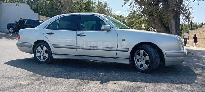Mercedes E 220 1998, 749,734 km - 2.2 л - Sumqayıt