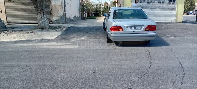 Mercedes E 220 1998, 749,734 km - 2.2 л - Sumqayıt