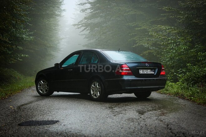 Mercedes E 240 2004, 179,400 km - 2.6 l - Quba