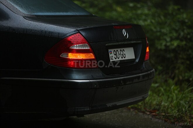Mercedes E 240 2004, 179,400 km - 2.6 l - Quba