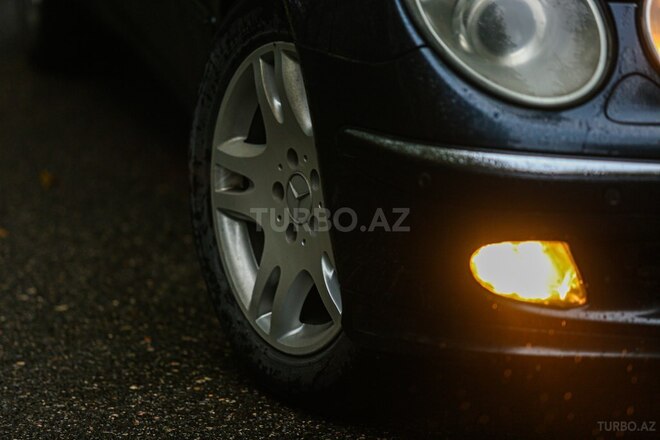 Mercedes E 240 2004, 179,400 km - 2.6 l - Quba