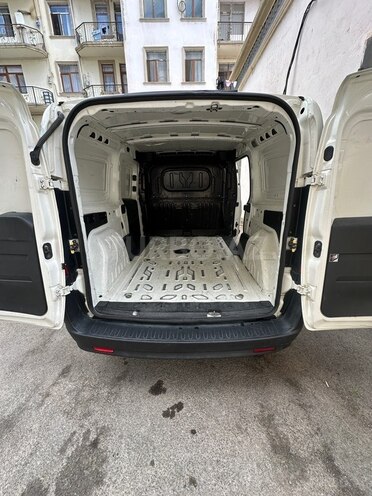 Fiat Doblo 2015, 293,440 km - 1.4 l - Bakı