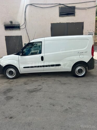 Fiat Doblo 2015, 293,440 km - 1.4 l - Bakı