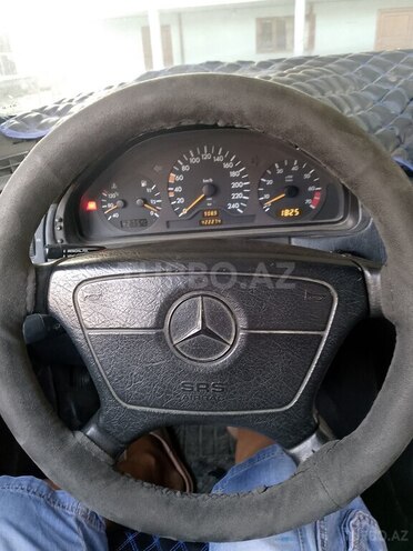 Mercedes E 230 1996, 423,000 km - 2.3 l - Biləsuvar