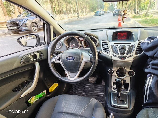 Ford Fiesta 2012, 219,000 km - 1.6 l - Bakı