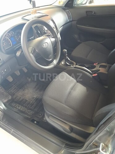 Hyundai i30 2009, 330,000 km - 1.4 л - Bakı