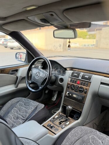 Mercedes E 240 1999, 400,000 km - 2.4 l - Gəncə