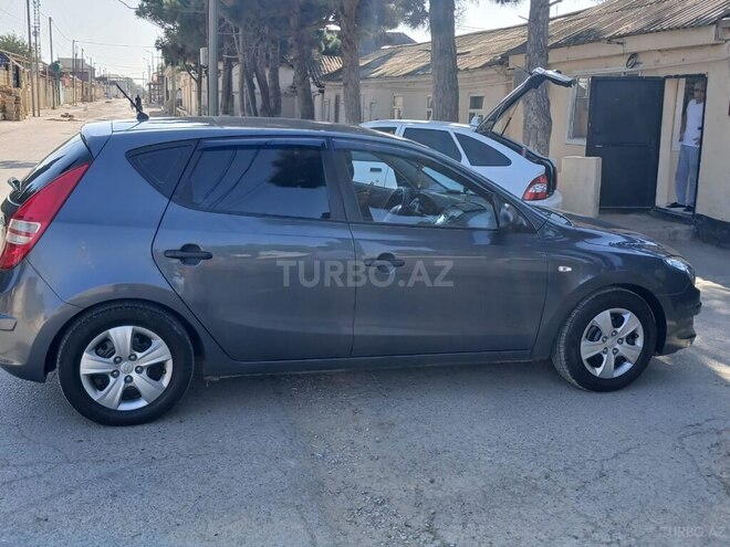 Hyundai i30 2009, 330,000 km - 1.4 л - Bakı