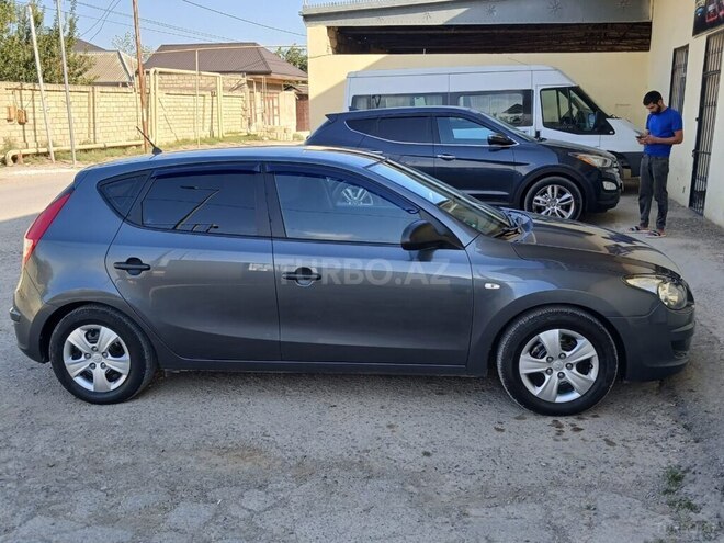 Hyundai i30 2009, 330,000 km - 1.4 л - Bakı