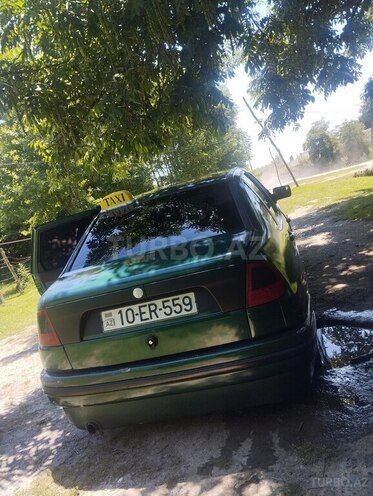 Volkswagen Polo 1995, 421,656 km - 1.6 l - Balakən