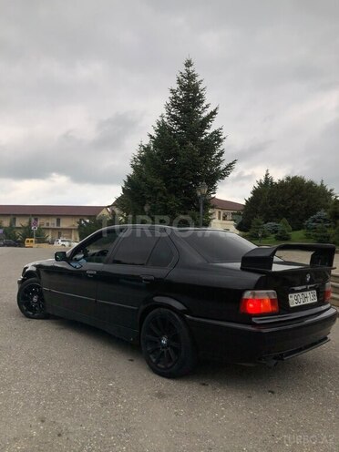 BMW 316 1993, 325,006 km - 1.6 l - Qusar