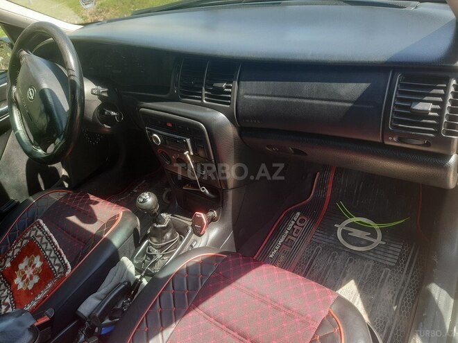 Opel Vectra 1999, 426,636 km - 1.8 l - Qazax