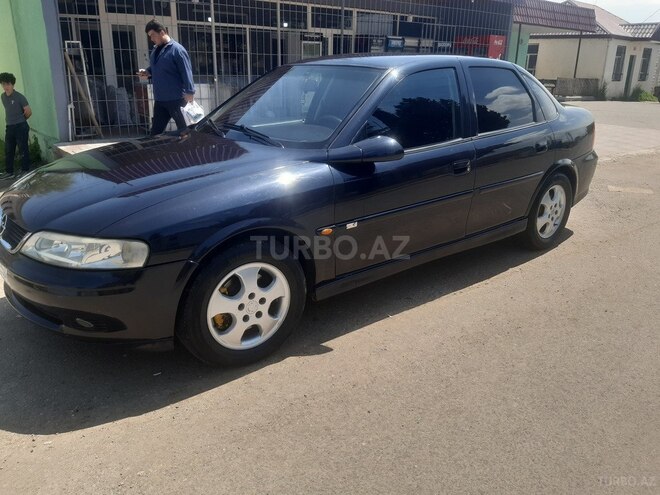 Opel Vectra 1999, 426,636 km - 1.8 l - Qazax