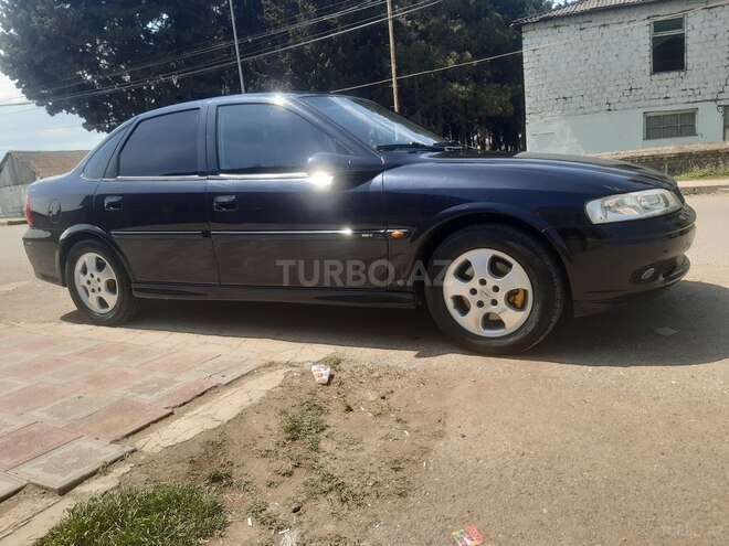Opel Vectra 1999, 426,636 km - 1.8 l - Qazax