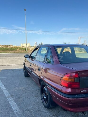 Opel Astra 1995, 372,000 km - 1.6 l - Bakı