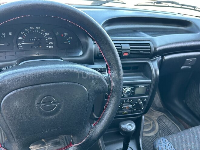Opel Astra 1995, 372,000 km - 1.6 l - Bakı