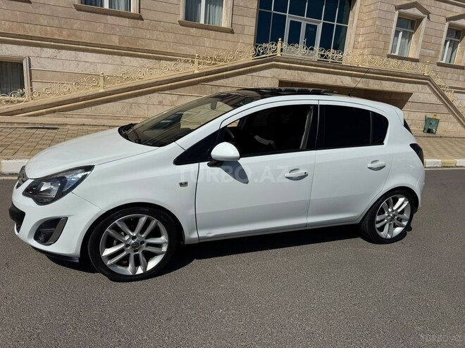 Opel Corsa 2014, 250,000 km - 1.4 l - Naxçıvan