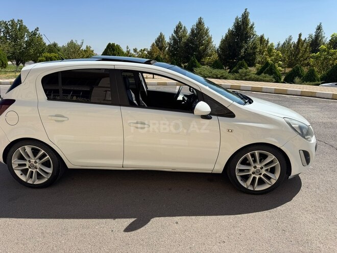 Opel Corsa 2014, 250,000 km - 1.4 l - Naxçıvan