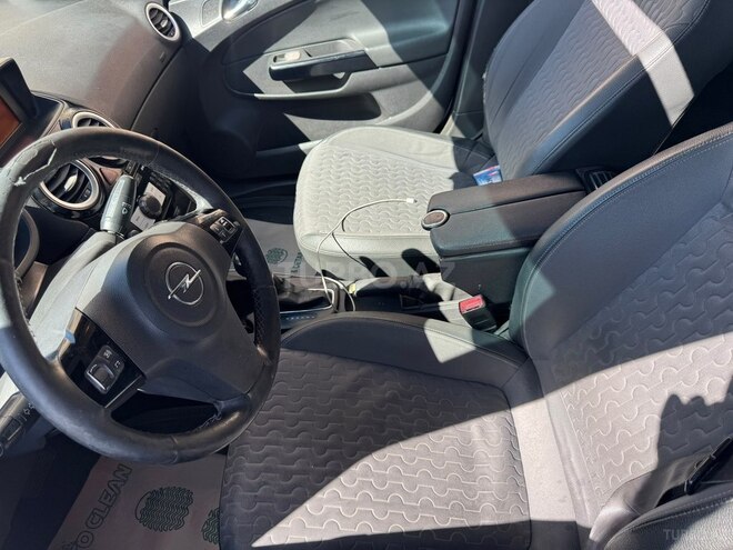Opel Corsa 2014, 250,000 km - 1.4 l - Naxçıvan