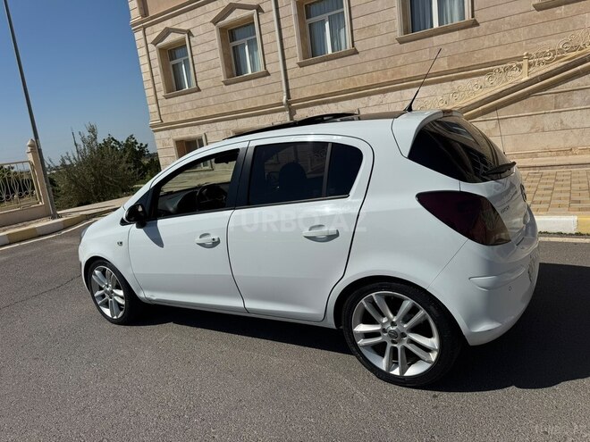 Opel Corsa 2014, 250,000 km - 1.4 l - Naxçıvan