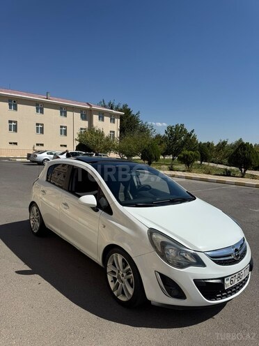 Opel Corsa 2014, 250,000 km - 1.4 l - Naxçıvan