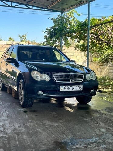 Mercedes E 220 2004, 300,000 km - 2.2 l - İmişli