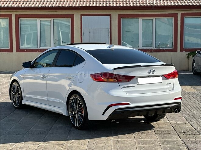 Hyundai Elantra 2018, 120,701 km - 1.6 л - Bakı