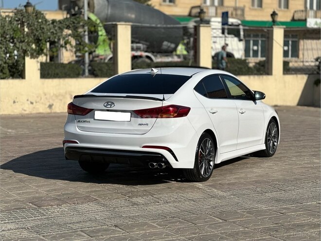 Hyundai Elantra 2018, 120,701 km - 1.6 л - Bakı