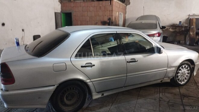 Mercedes C 220 1996, 250,000 km - 2.2 l - Bakı