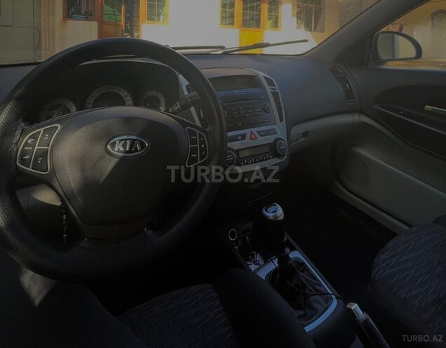 Kia  2008, 320,000 km - 1.4 l - Bakı