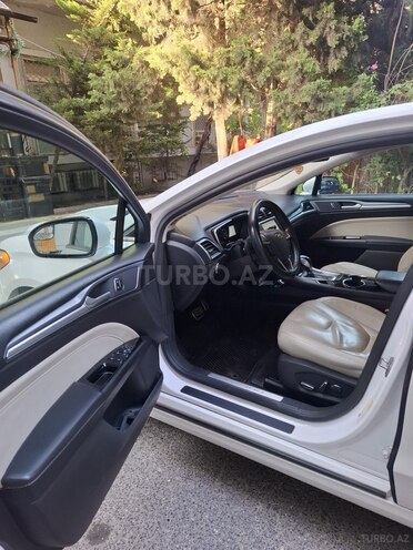 Ford Fusion (North America) 2015, 220,000 km - 2.0 л - Bakı