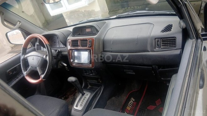Mitsubishi Pajero io 2001, 250,000 km - 2.0 л - Bakı