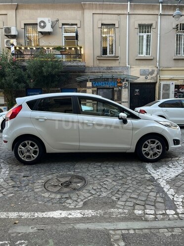 Ford Fiesta 2016, 147,000 km - 1.6 l - Bakı