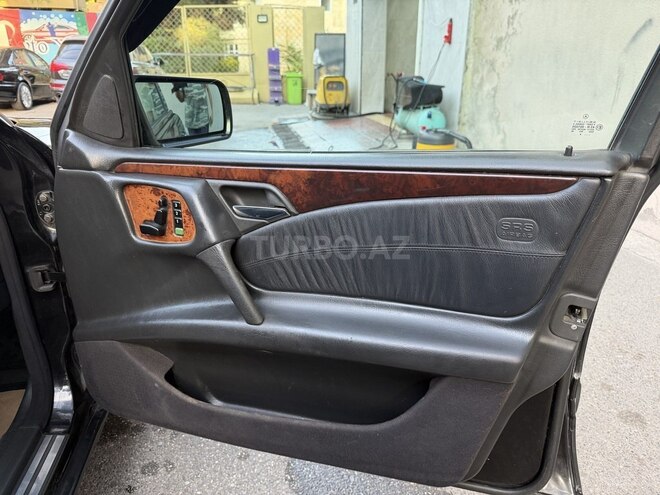Mercedes E 240 1999, 399,000 km - 2.4 l - Bakı