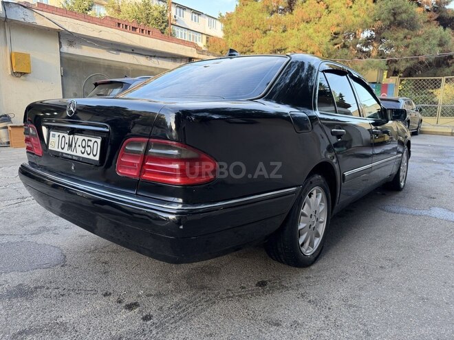 Mercedes E 240 1999, 399,000 km - 2.4 l - Bakı