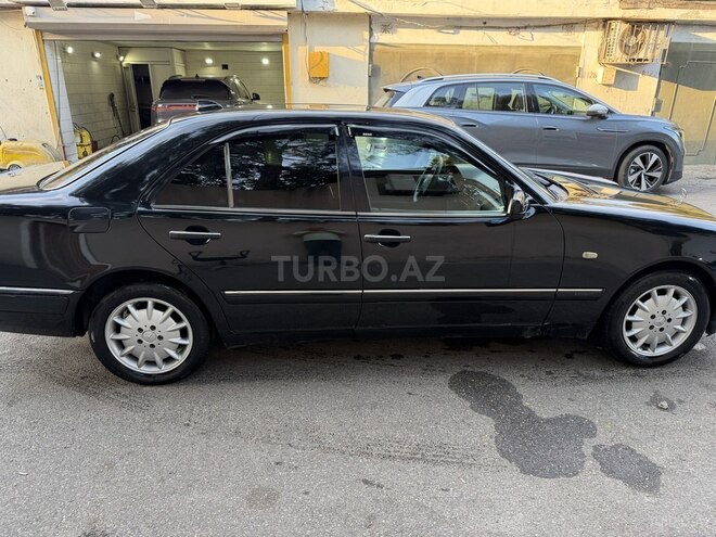 Mercedes E 240 1999, 399,000 km - 2.4 l - Bakı